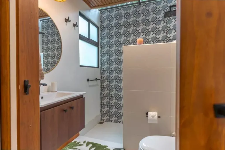 Casa Hermosa Bathroom