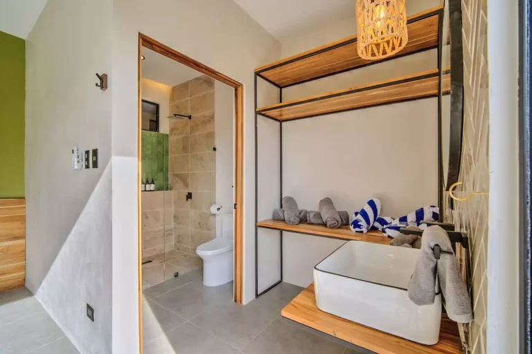 Villas Tsuru Bathroom